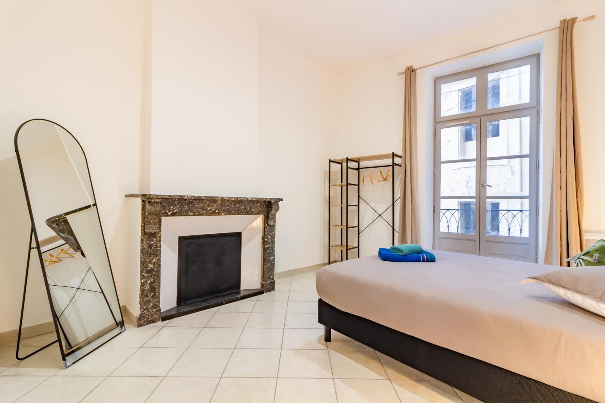 Spacieux Appartement En Plein Coeur De Béziers Exterior foto